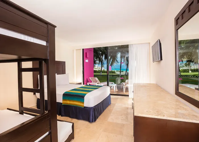 Crown Paradise Club Cancún